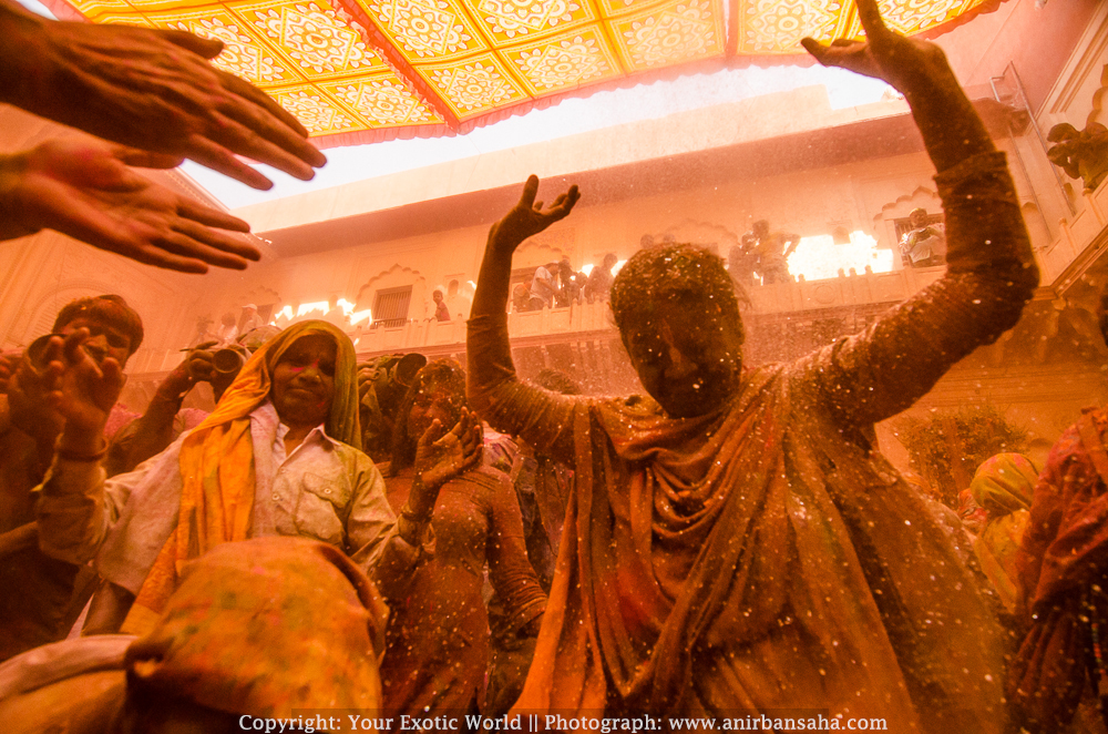 Widows holi in Vrindavan