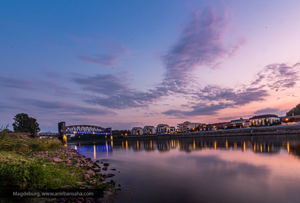 Magdeburg: Od Bridge at sun set.